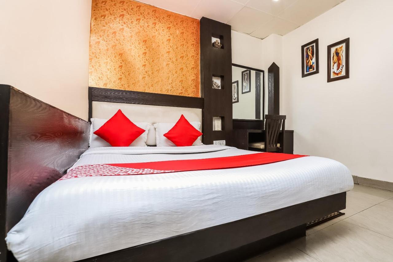 Hotel Shiv Palace New Delhi Bagian luar foto