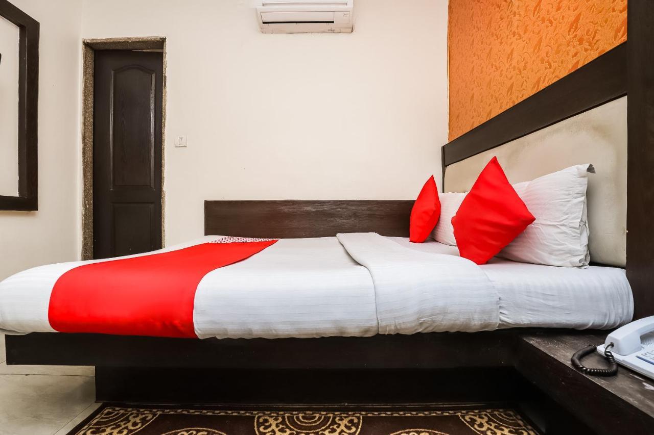 Hotel Shiv Palace New Delhi Bagian luar foto