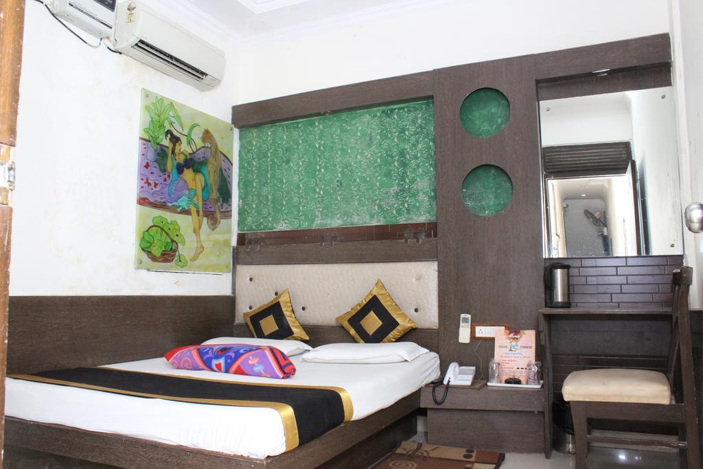 Hotel Shiv Palace New Delhi Bagian luar foto